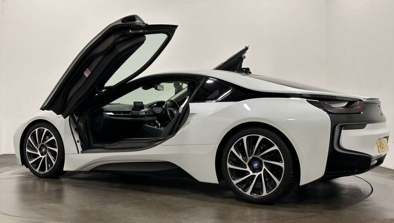A 2015 BMW I8 1.5 7.1kWh Coupe 2dr Petrol Plug-in Hybrid Auto 4WD Euro 6 (s/s) (362 ps) 2 A 2015 BMW I8 1.5 7.1kWh Coupe 2dr Petrol Plug-in Hybrid Auto 4WD Euro 6 (s/s) (362 ps) 2