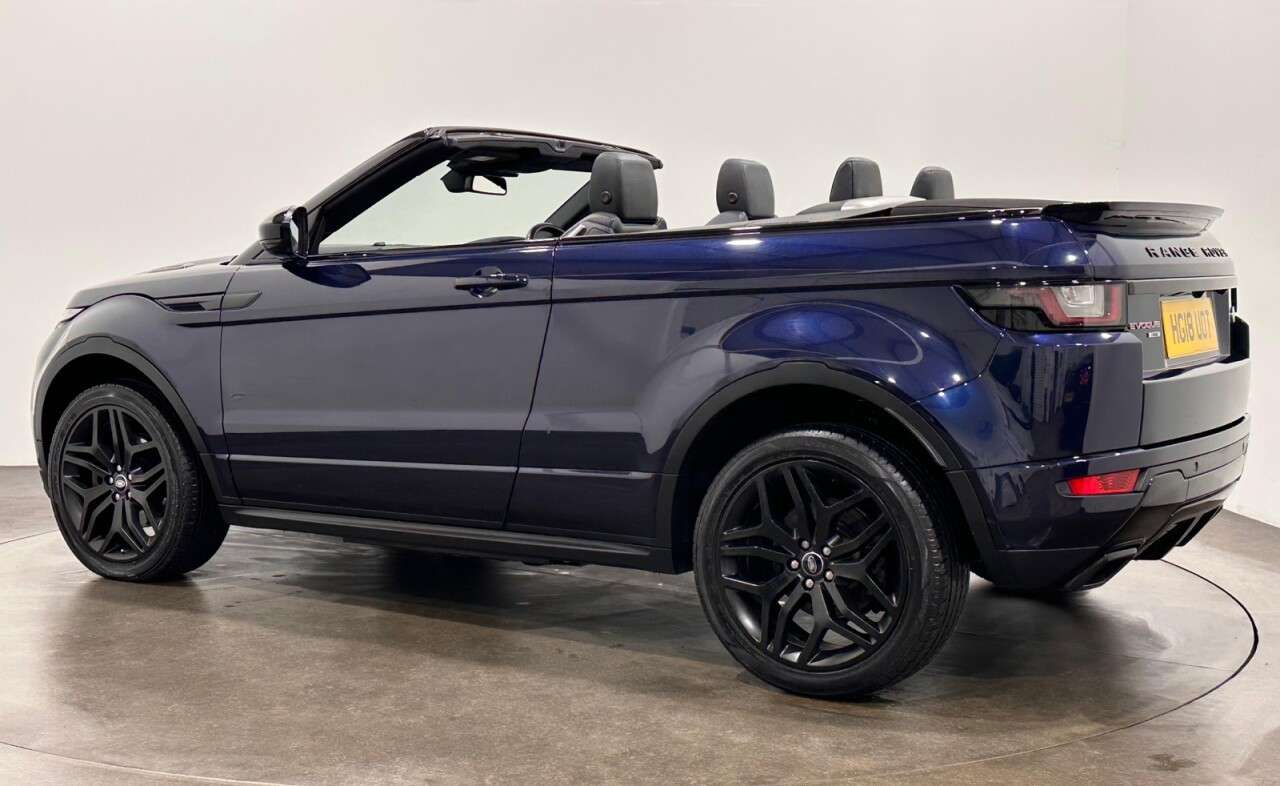 A 2018 LAND ROVER RANGE ROVER EVOQUE 2.0 TD4 HSE Dynamic Convertible 2dr Diesel Auto 4WD Euro 6 (s/s) (180 ps) 1 A 2018 LAND ROVER RANGE ROVER EVOQUE 2.0 TD4 HSE Dynamic Convertible 2dr Diesel Auto 4WD Euro 6 (s/s) (180 ps) 1