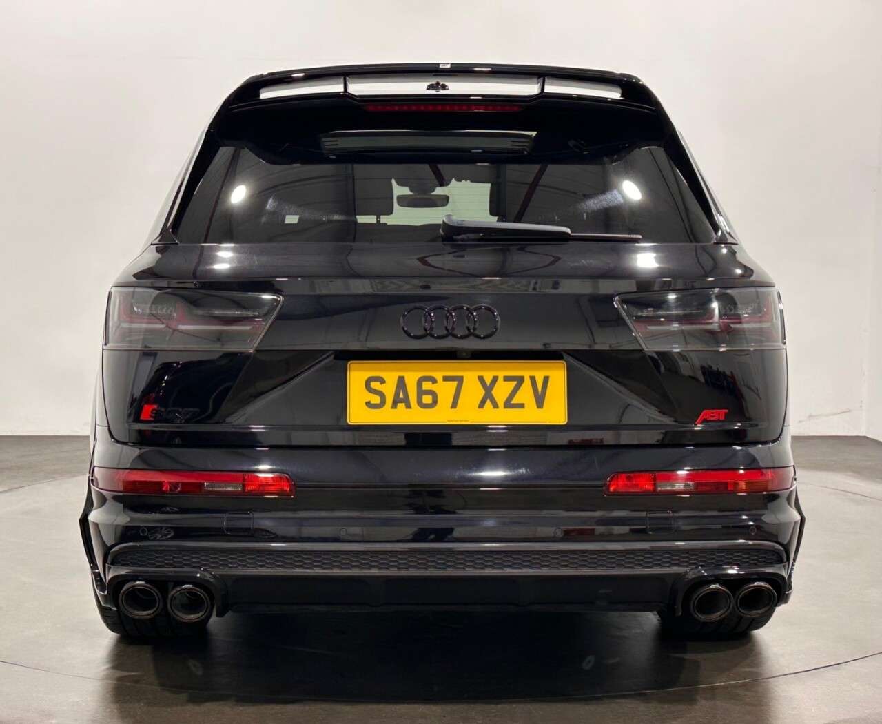 A 2017 AUDI SQ7 4.0 TDI V8 SUV 5dr Diesel Tiptronic quattro Euro 6 (s/s) (435 ps) ABT AEROD A 2017 AUDI SQ7 4.0 TDI V8 SUV 5dr Diesel Tiptronic quattro Euro 6 (s/s) (435 ps) ABT AEROD