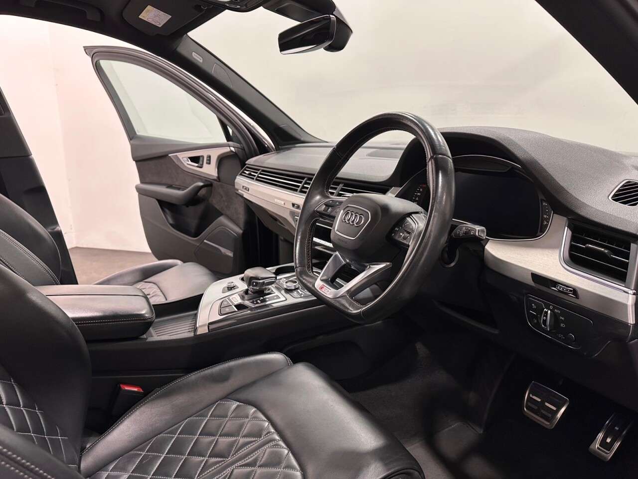 2017 AUDI SQ7 2017 AUDI SQ7