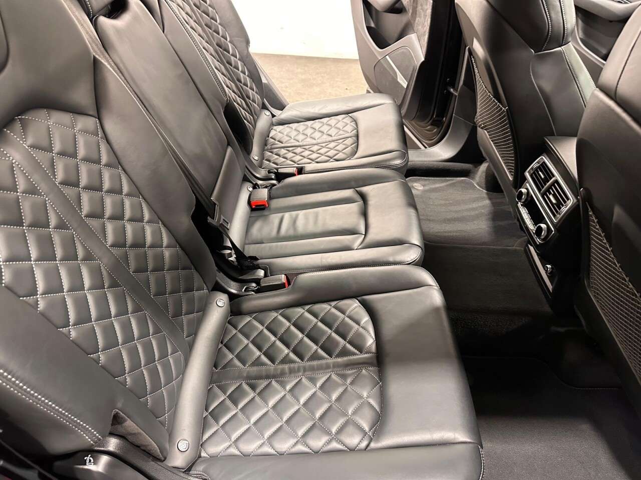 2017 AUDI SQ7 2017 AUDI SQ7