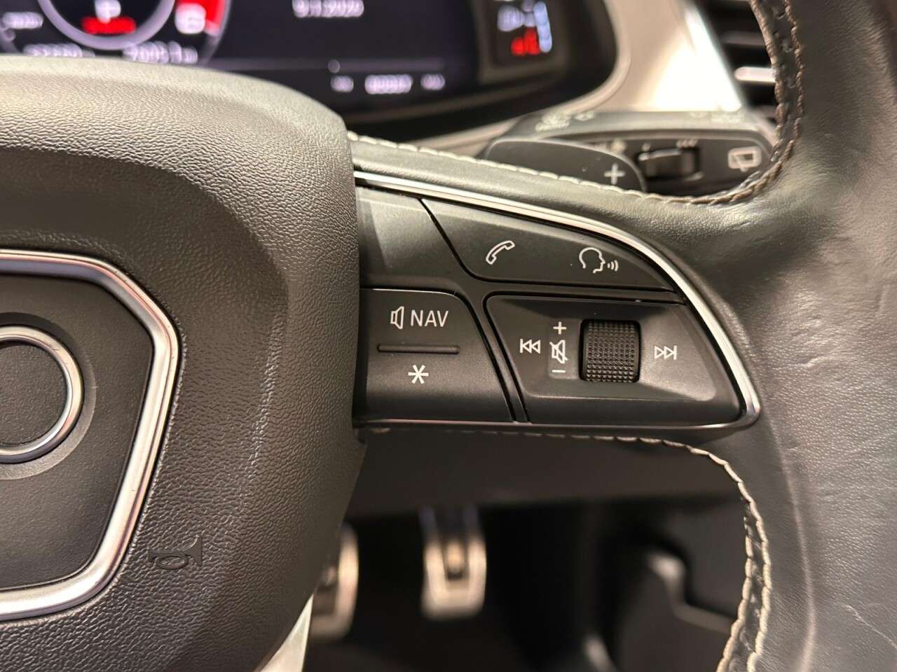 2017 AUDI SQ7 2017 AUDI SQ7