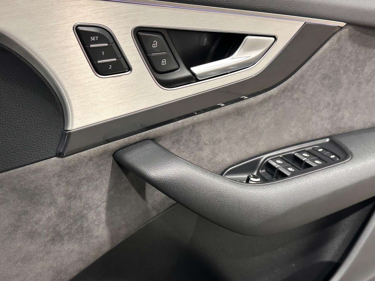 2017 AUDI SQ7 2017 AUDI SQ7