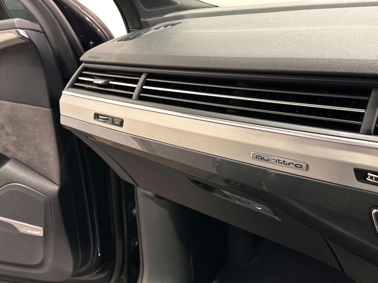 2017 AUDI SQ7 2017 AUDI SQ7