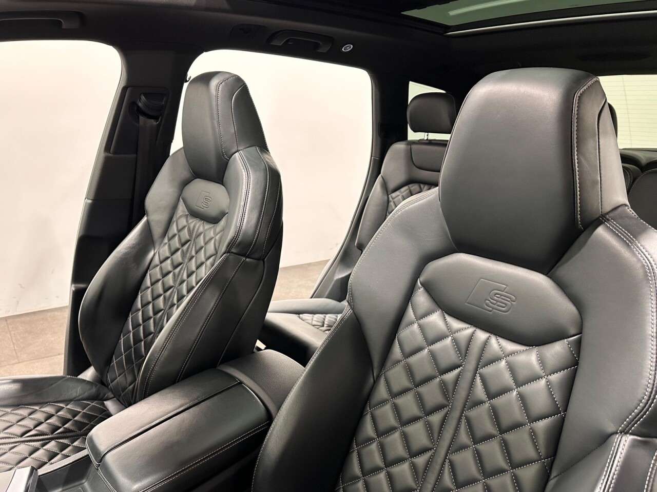 2017 AUDI SQ7 2017 AUDI SQ7