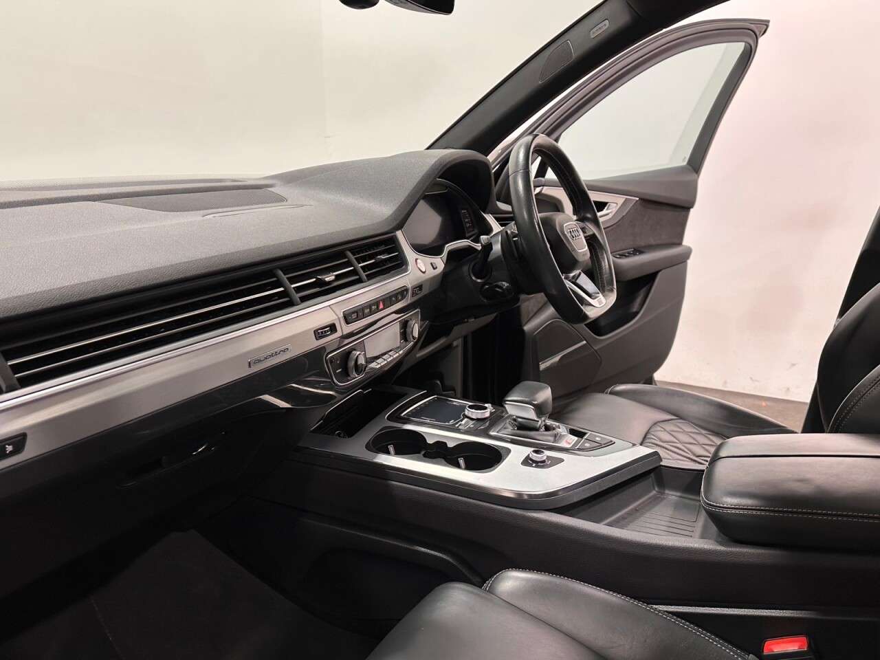 2017 AUDI SQ7 2017 AUDI SQ7