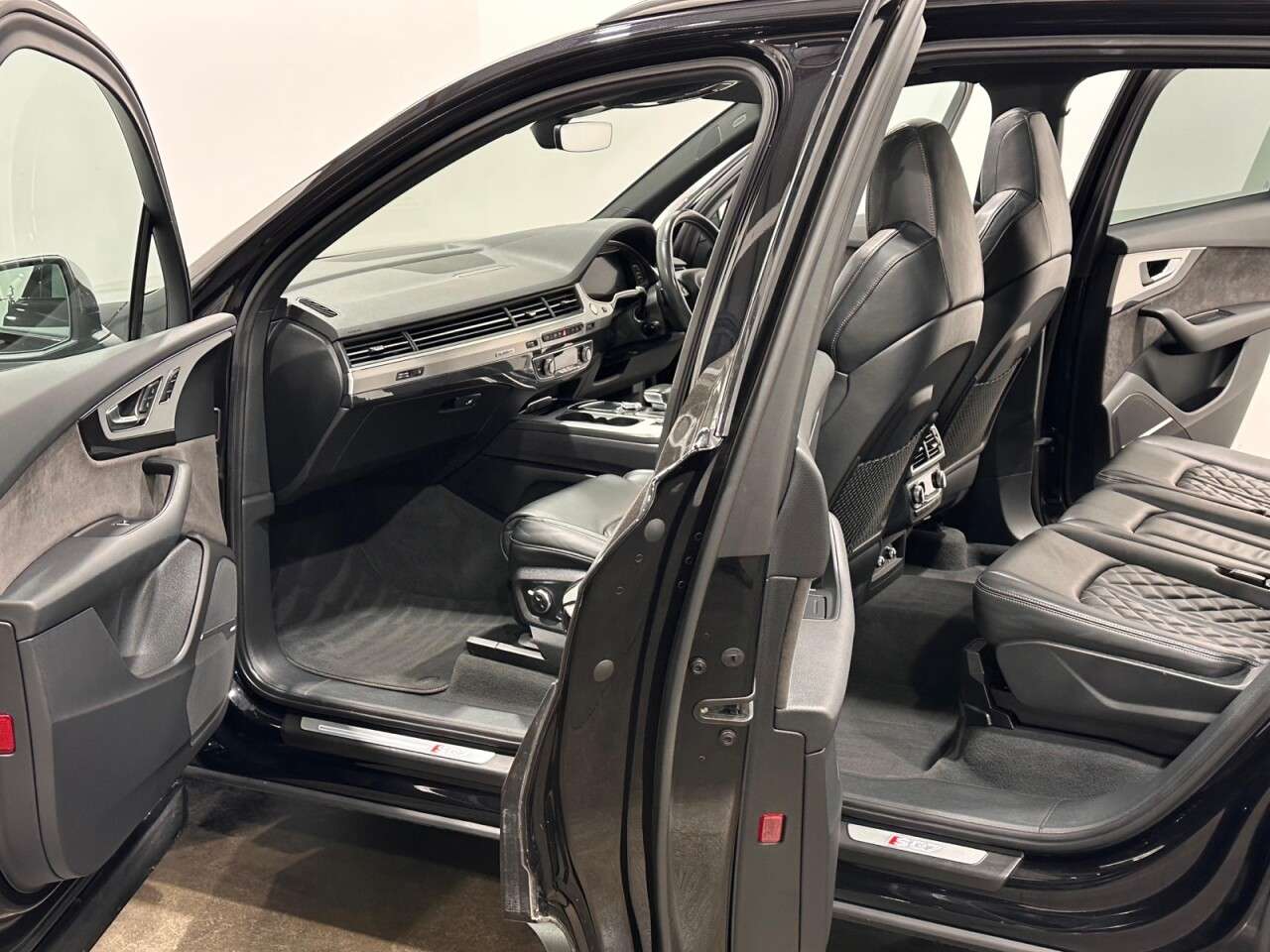 2017 AUDI SQ7 2017 AUDI SQ7