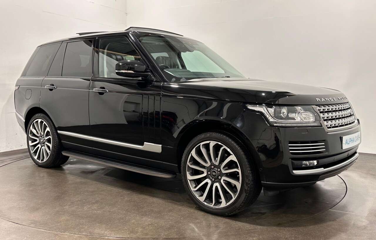 A 2018 LAND ROVER RANGE ROVER 4.4 SD V8 Autobiography SUV 5dr Diesel Auto 4WD Euro 6 (s/s) (339 ps) 4.4 S A 2018 LAND ROVER RANGE ROVER 4.4 SD V8 Autobiography SUV 5dr Diesel Auto 4WD Euro 6 (s/s) (339 ps) 4.4 S