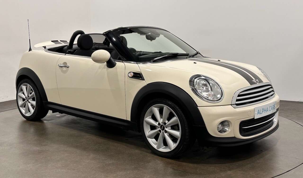 A 2013 MINI ROADSTER 1.6 Cooper Convertible 2dr Petrol Manual Euro 5 (s/s) (122 ps) Part Leather A 2013 MINI ROADSTER 1.6 Cooper Convertible 2dr Petrol Manual Euro 5 (s/s) (122 ps) Part Leather