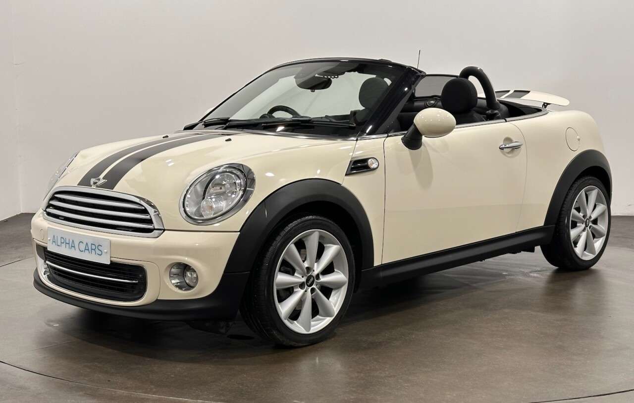A 2013 MINI ROADSTER 1.6 Cooper Convertible 2dr Petrol Manual Euro 5 (s/s) (122 ps) Part Leather A 2013 MINI ROADSTER 1.6 Cooper Convertible 2dr Petrol Manual Euro 5 (s/s) (122 ps) Part Leather