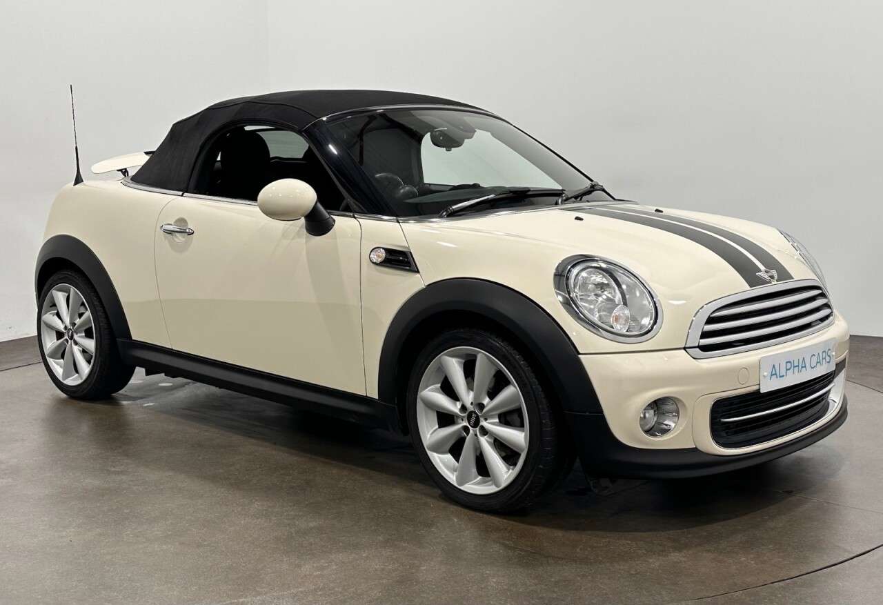 A 2013 MINI ROADSTER 1.6 Cooper Convertible 2dr Petrol Manual Euro 5 (s/s) (122 ps) Part Leather A 2013 MINI ROADSTER 1.6 Cooper Convertible 2dr Petrol Manual Euro 5 (s/s) (122 ps) Part Leather