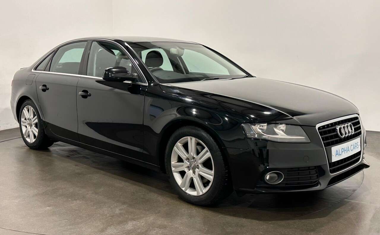 A 2011 AUDI A4 2.0 TDI SE Saloon 4dr Diesel Manual Euro 5 (s/s) (136 ps) A 2011 AUDI A4 2.0 TDI SE Saloon 4dr Diesel Manual Euro 5 (s/s) (136 ps)