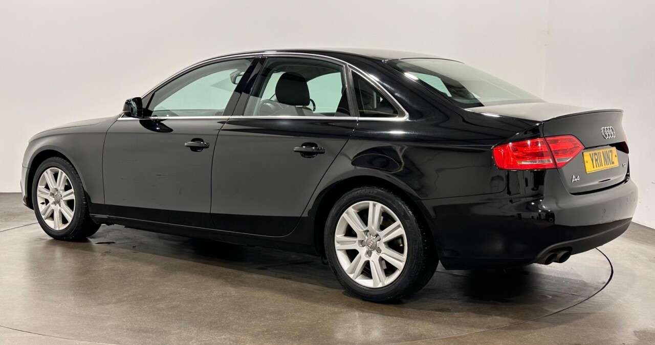 A 2011 AUDI A4 2.0 TDI SE Saloon 4dr Diesel Manual Euro 5 (s/s) (136 ps) A 2011 AUDI A4 2.0 TDI SE Saloon 4dr Diesel Manual Euro 5 (s/s) (136 ps)