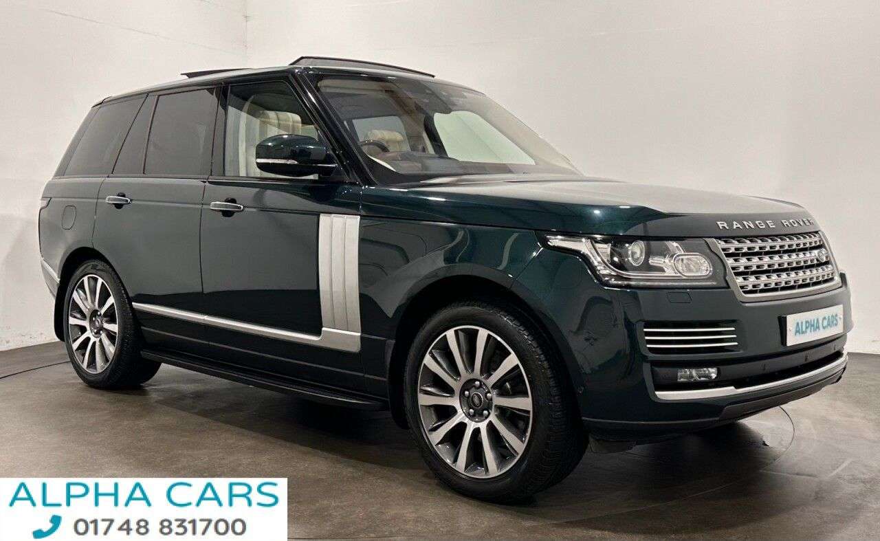 A 2017 LAND ROVER RANGE ROVER 4.4 SD V8 Autobiography SUV 5dr Diesel Auto 4WD Euro 6 (s/s) (339 ps) Very A 2017 LAND ROVER RANGE ROVER 4.4 SD V8 Autobiography SUV 5dr Diesel Auto 4WD Euro 6 (s/s) (339 ps) Very