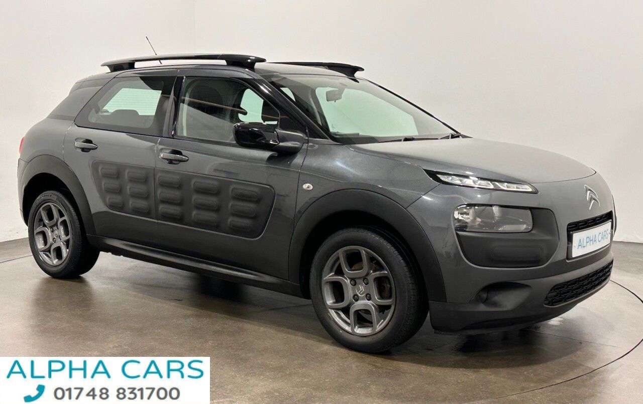 A 2015 CITROEN C4 CACTUS 1.6 BlueHDi Feel Hatchback 5dr Diesel Manual Euro 6 (s/s) (100 ps) A 2015 CITROEN C4 CACTUS 1.6 BlueHDi Feel Hatchback 5dr Diesel Manual Euro 6 (s/s) (100 ps)