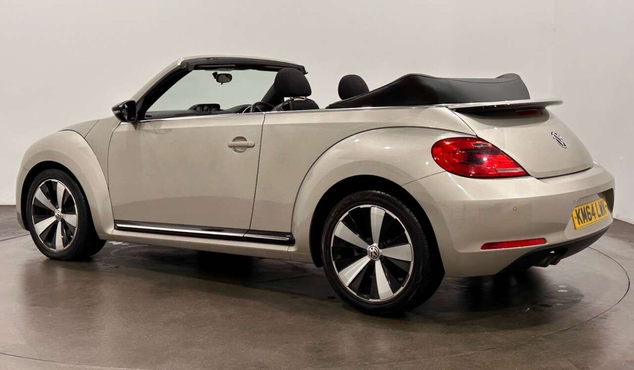 A 2015 VOLKSWAGEN BEETLE 1.4 TSI Sport Cabriolet 2dr Petrol Manual Euro 5 (160 ps) A 2015 VOLKSWAGEN BEETLE 1.4 TSI Sport Cabriolet 2dr Petrol Manual Euro 5 (160 ps)