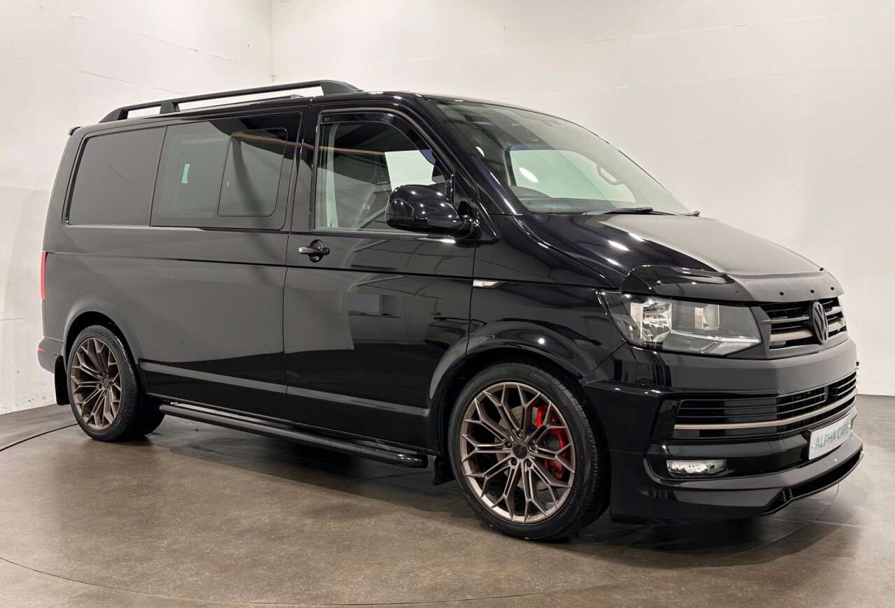 A 2018 VOLKSWAGEN TRANSPORTER 2.0 BiTDI T32 BlueMotion Tech Highline Kombi Double Cab 5dr Diesel Manual F A 2018 VOLKSWAGEN TRANSPORTER 2.0 BiTDI T32 BlueMotion Tech Highline Kombi Double Cab 5dr Diesel Manual F