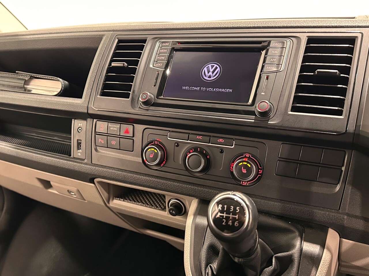 2018 VOLKSWAGEN TRANSPORTER CAMPERVAN 2018 VOLKSWAGEN TRANSPORTER CAMPERVAN