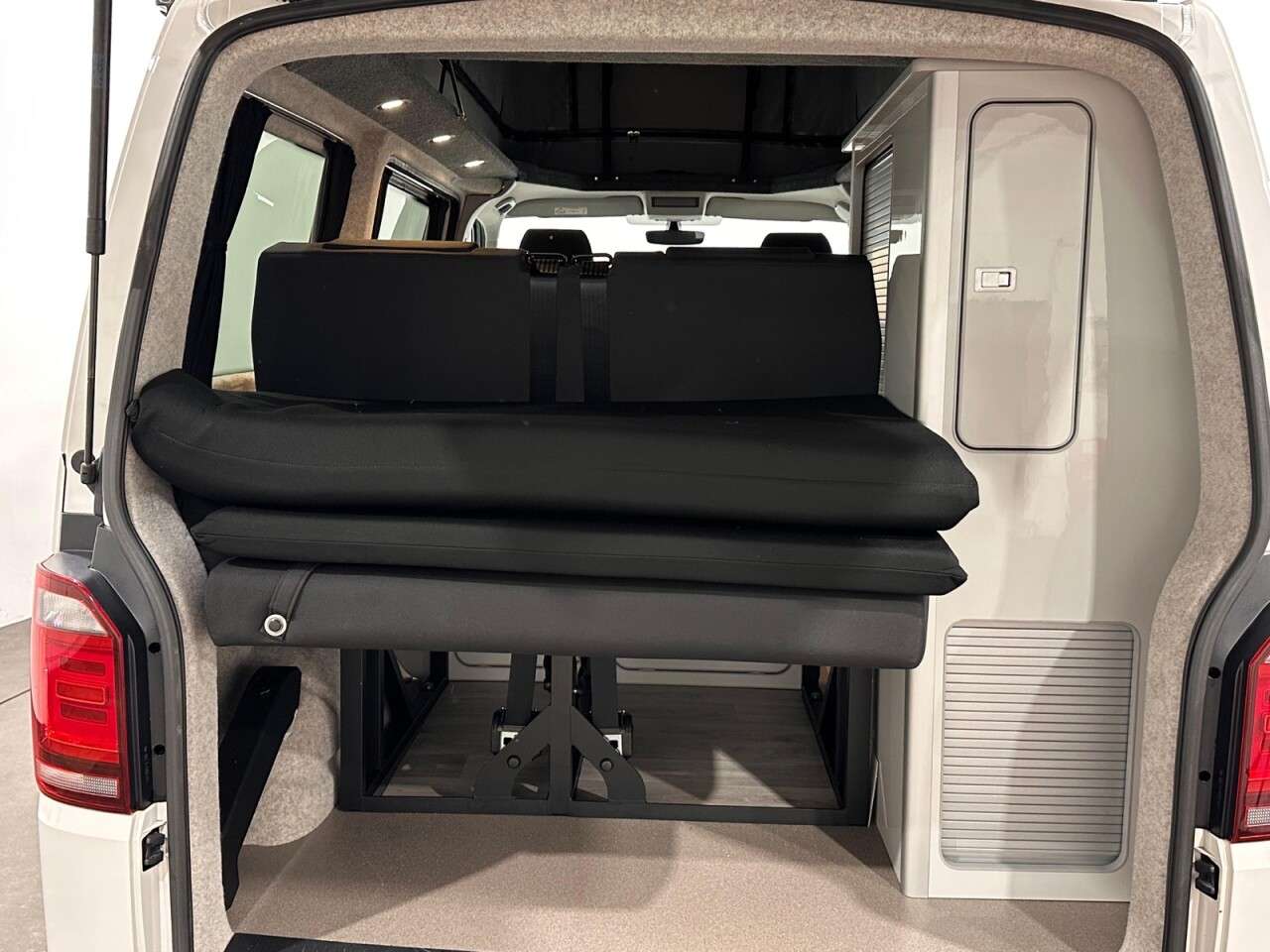 2018 VOLKSWAGEN TRANSPORTER CAMPERVAN 2018 VOLKSWAGEN TRANSPORTER CAMPERVAN