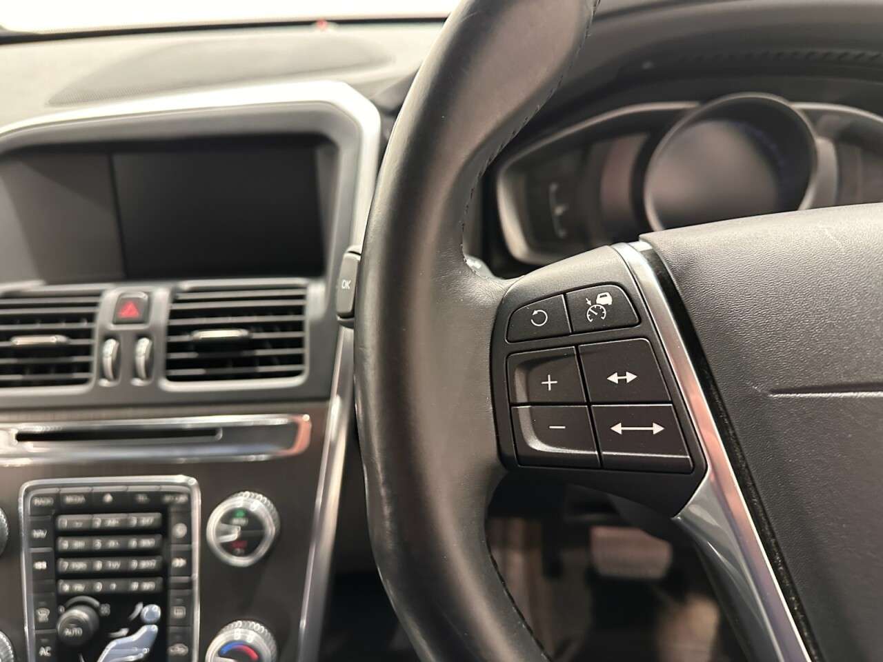 2015 VOLVO XC60 2015 VOLVO XC60