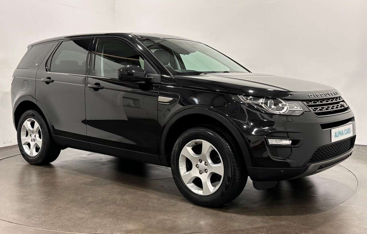 A 2016 LAND ROVER DISCOVERY SPORT 2.0 TD4 SE Tech SUV 5dr Diesel Manual 4WD Euro 6 (s/s) (5 Seat) (150 ps) A 2016 LAND ROVER DISCOVERY SPORT 2.0 TD4 SE Tech SUV 5dr Diesel Manual 4WD Euro 6 (s/s) (5 Seat) (150 ps)