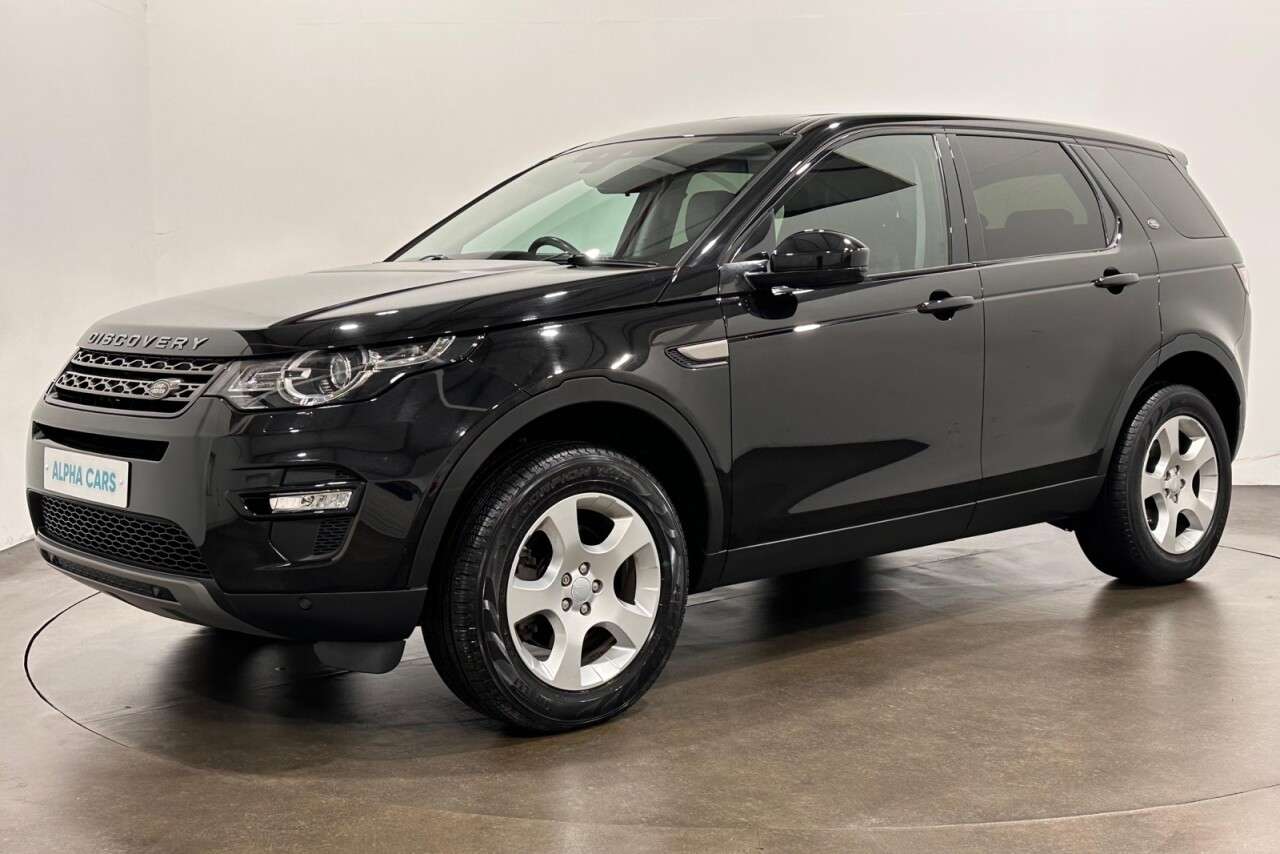 A 2016 LAND ROVER DISCOVERY SPORT 2.0 TD4 SE Tech SUV 5dr Diesel Manual 4WD Euro 6 (s/s) (5 Seat) (150 ps) A 2016 LAND ROVER DISCOVERY SPORT 2.0 TD4 SE Tech SUV 5dr Diesel Manual 4WD Euro 6 (s/s) (5 Seat) (150 ps)