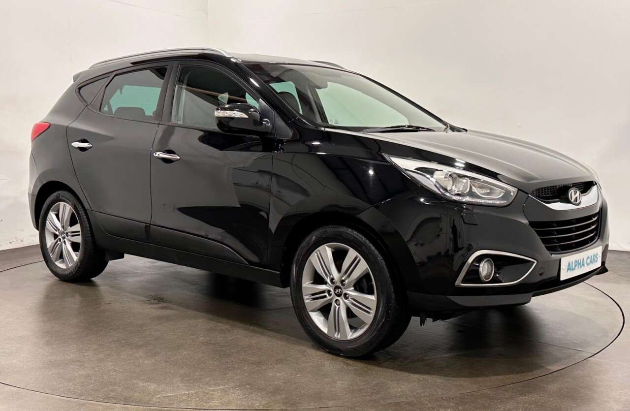 A 2013 HYUNDAI IX35 1.7 CRDi Premium SUV 5dr Diesel Manual Euro 5 (s/s) (115 ps) A 2013 HYUNDAI IX35 1.7 CRDi Premium SUV 5dr Diesel Manual Euro 5 (s/s) (115 ps)