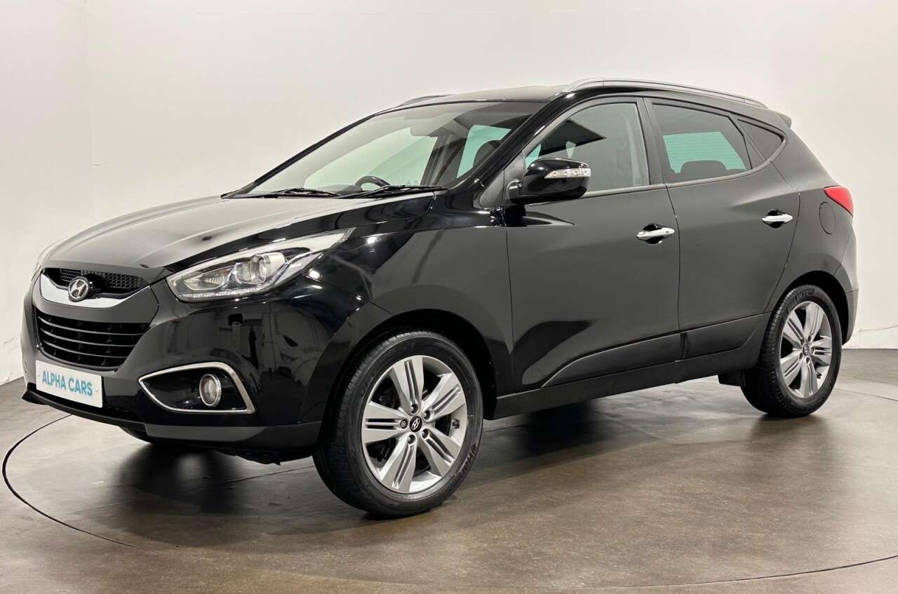 A 2013 HYUNDAI IX35 1.7 CRDi Premium SUV 5dr Diesel Manual Euro 5 (s/s) (115 ps) A 2013 HYUNDAI IX35 1.7 CRDi Premium SUV 5dr Diesel Manual Euro 5 (s/s) (115 ps)