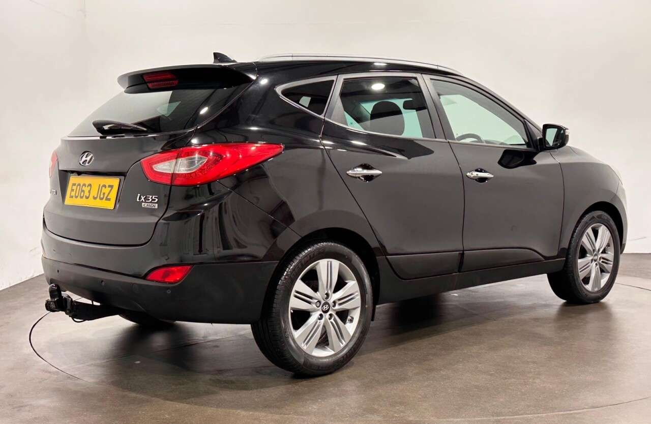 A 2013 HYUNDAI IX35 1.7 CRDi Premium SUV 5dr Diesel Manual Euro 5 (s/s) (115 ps) A 2013 HYUNDAI IX35 1.7 CRDi Premium SUV 5dr Diesel Manual Euro 5 (s/s) (115 ps)