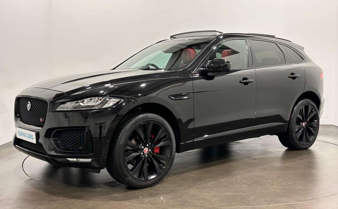 A 2016 JAGUAR F-PACE 3.0 V6 S SUV 5dr Petrol Auto AWD Euro 6 (s/s) (380 ps) A 2016 JAGUAR F-PACE 3.0 V6 S SUV 5dr Petrol Auto AWD Euro 6 (s/s) (380 ps)