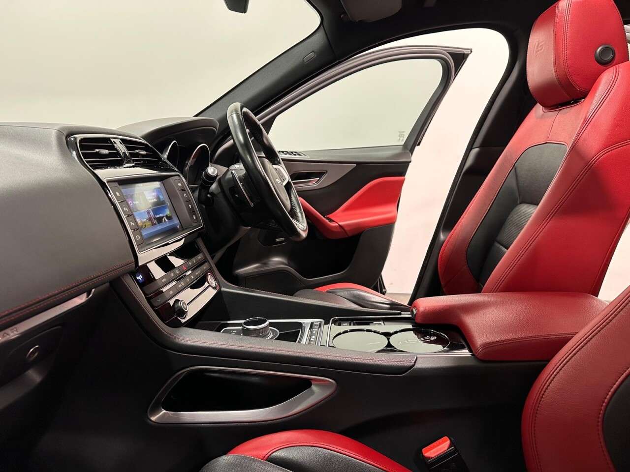 2016 JAGUAR F-PACE 2016 JAGUAR F-PACE