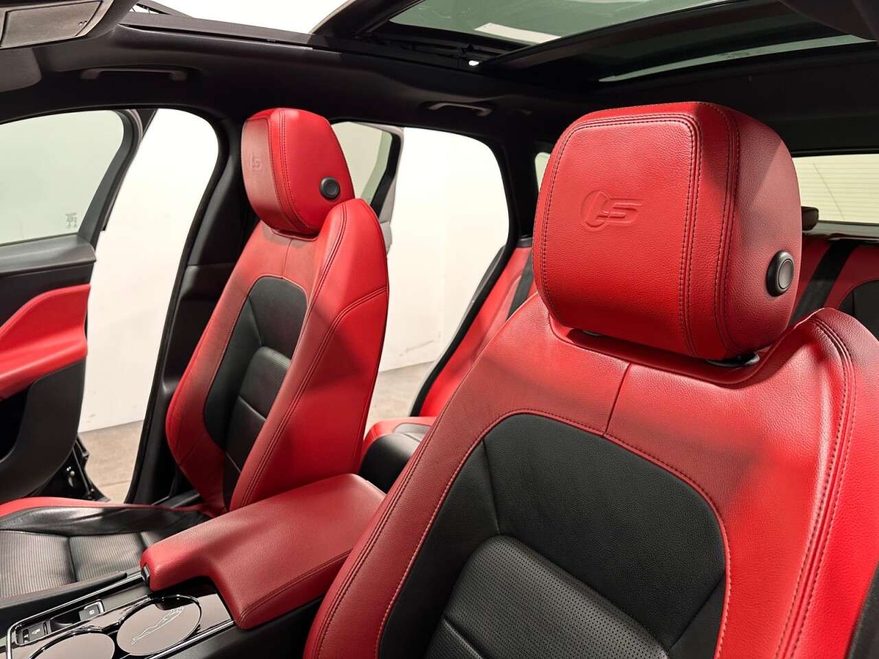 2016 JAGUAR F-PACE 2016 JAGUAR F-PACE