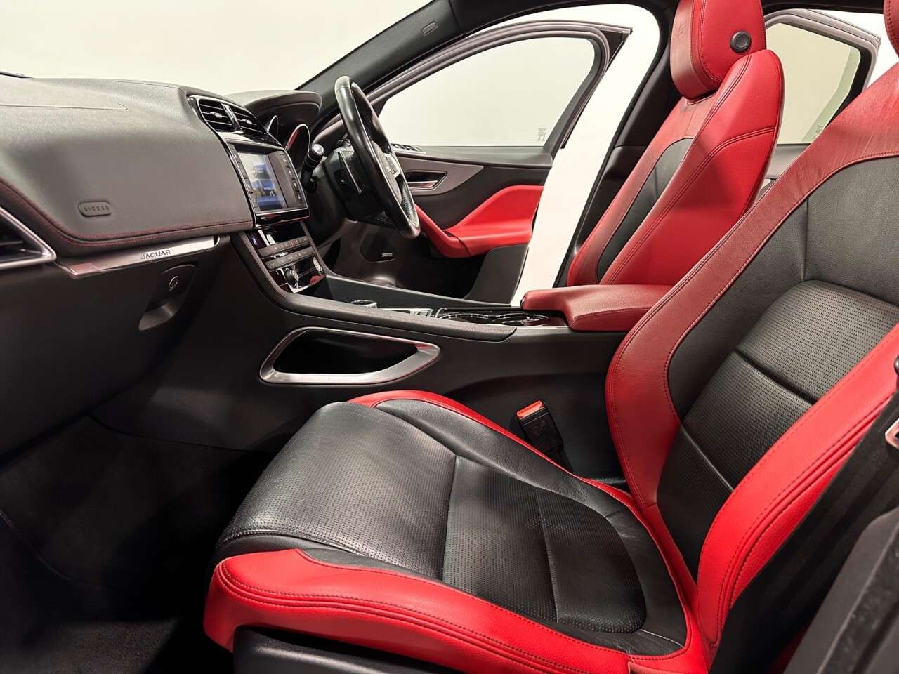2016 JAGUAR F-PACE 2016 JAGUAR F-PACE