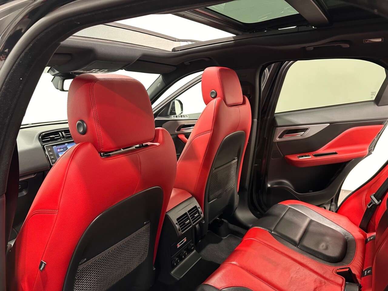 2016 JAGUAR F-PACE 2016 JAGUAR F-PACE