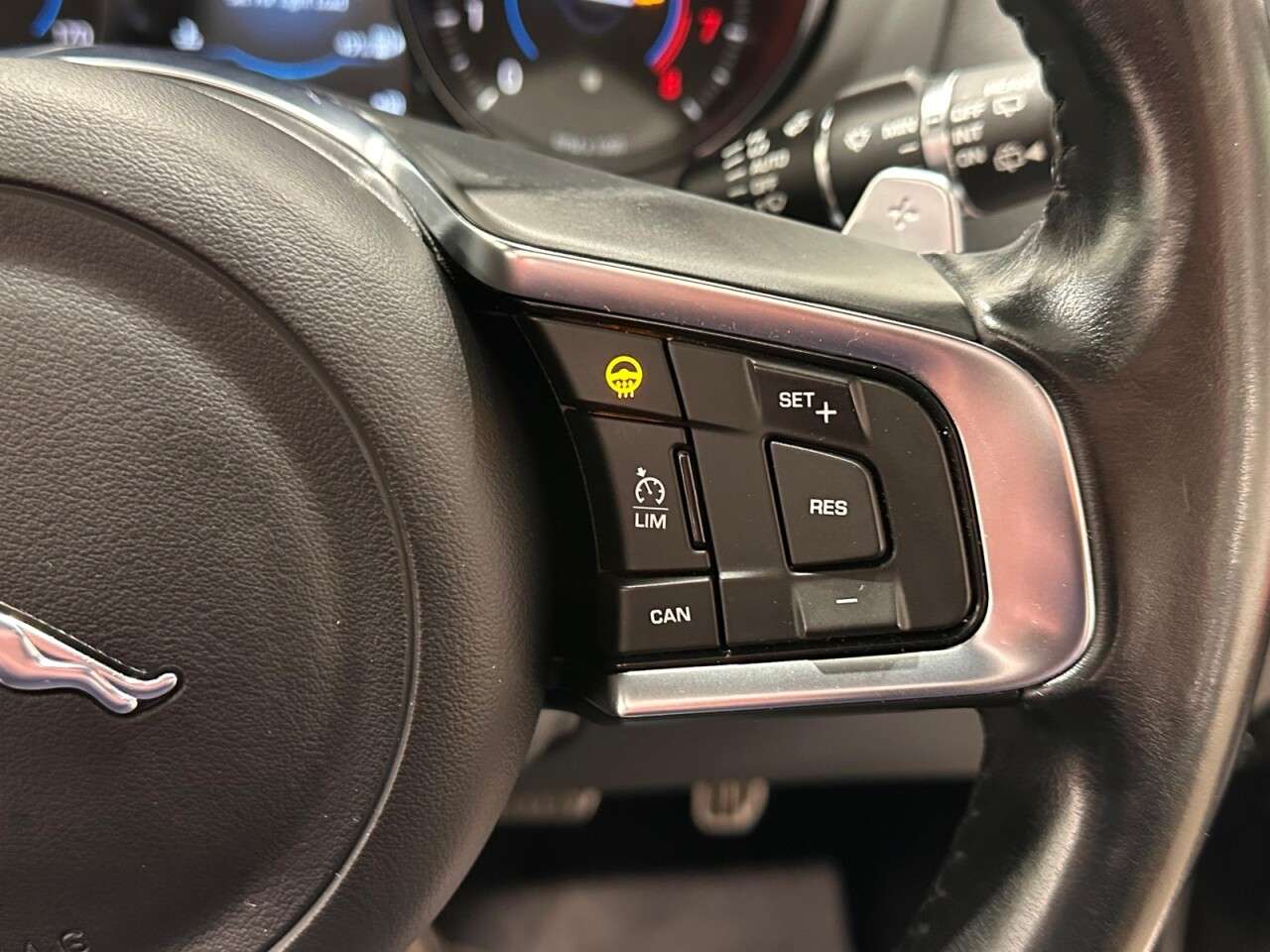 2016 JAGUAR F-PACE 2016 JAGUAR F-PACE