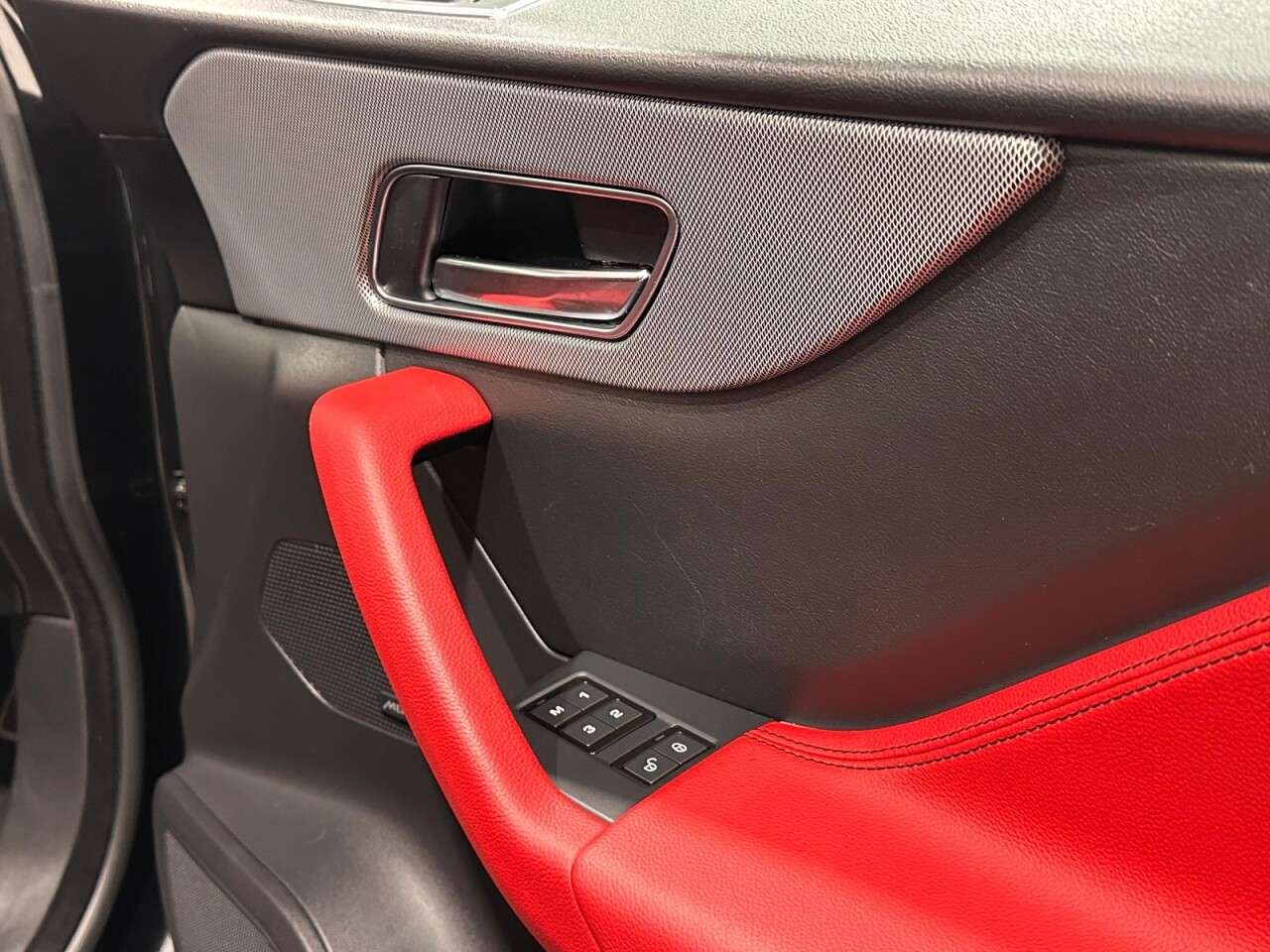 2016 JAGUAR F-PACE 2016 JAGUAR F-PACE