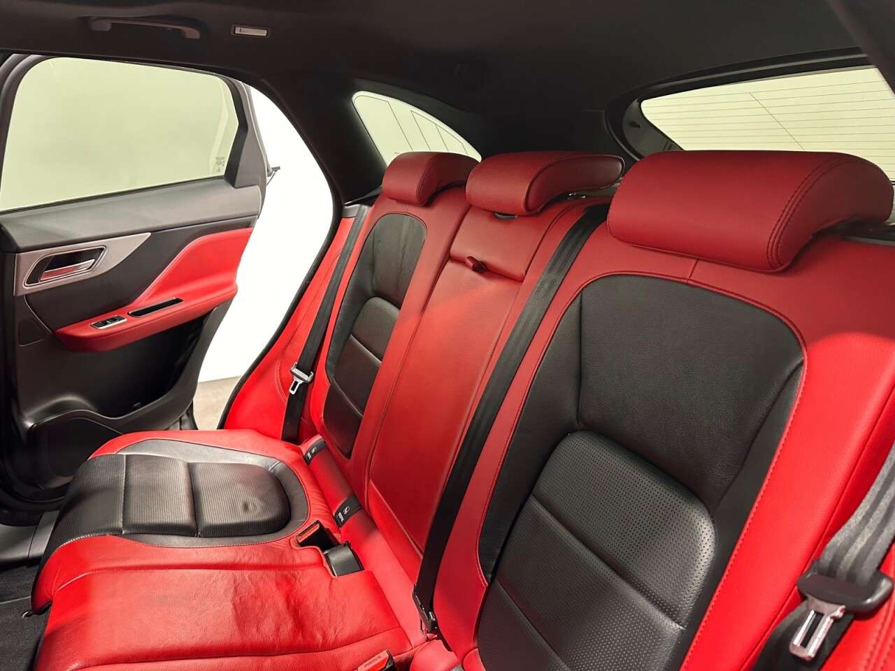 2016 JAGUAR F-PACE 2016 JAGUAR F-PACE