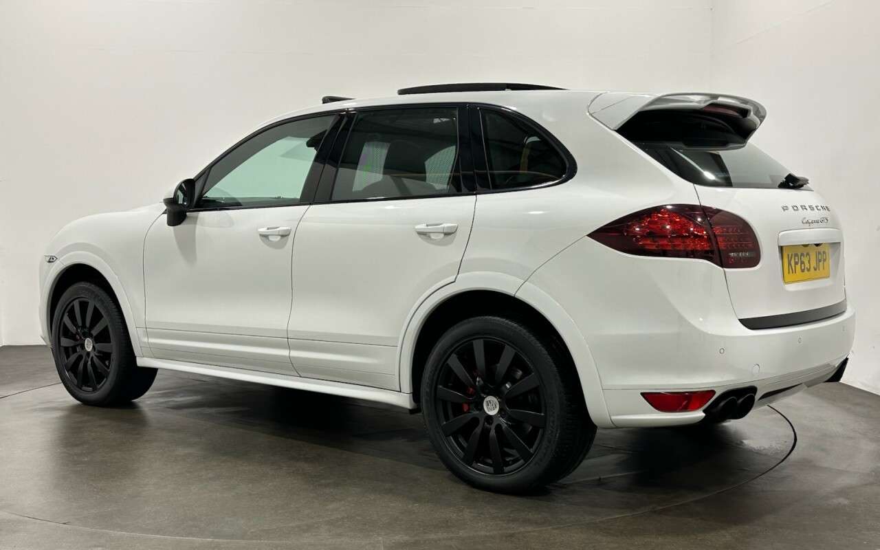 A 2013 PORSCHE CAYENNE 4.8 GTS SUV 5dr Petrol TiptronicS 4WD Euro 5 (s/s) (420 ps) 18" Way Adaptiv A 2013 PORSCHE CAYENNE 4.8 GTS SUV 5dr Petrol TiptronicS 4WD Euro 5 (s/s) (420 ps) 18" Way Adaptiv