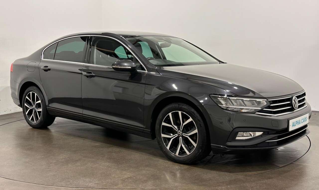 A 2020 VOLKSWAGEN PASSAT 2.0 TDI EVO SEL Saloon 4dr Diesel DSG Euro 6 (s/s) (150 ps) Full Leather Se A 2020 VOLKSWAGEN PASSAT 2.0 TDI EVO SEL Saloon 4dr Diesel DSG Euro 6 (s/s) (150 ps) Full Leather Se