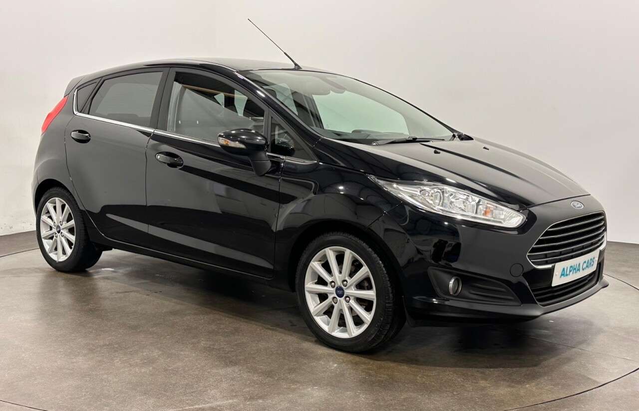 A 2015 FORD FIESTA 1.0T EcoBoost Titanium Hatchback 5dr Petrol Manual Euro 6 (s/s) (125 ps) A 2015 FORD FIESTA 1.0T EcoBoost Titanium Hatchback 5dr Petrol Manual Euro 6 (s/s) (125 ps)