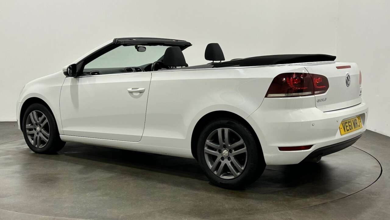A 2012 VOLKSWAGEN GOLF 1.6 TDI BlueMotion Tech S Cabriolet 2dr Diesel Manual Euro 5 (s/s) (105 ps) A 2012 VOLKSWAGEN GOLF 1.6 TDI BlueMotion Tech S Cabriolet 2dr Diesel Manual Euro 5 (s/s) (105 ps)