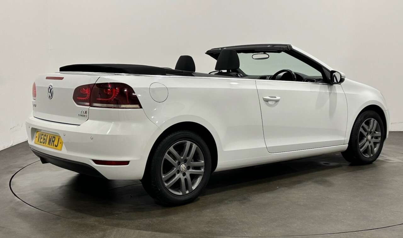 A 2012 VOLKSWAGEN GOLF 1.6 TDI BlueMotion Tech S Cabriolet 2dr Diesel Manual Euro 5 (s/s) (105 ps) A 2012 VOLKSWAGEN GOLF 1.6 TDI BlueMotion Tech S Cabriolet 2dr Diesel Manual Euro 5 (s/s) (105 ps)
