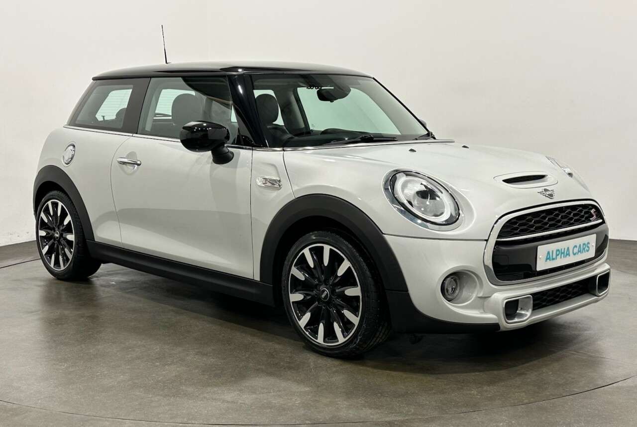 A 2020 MINI HATCH 2.0 Cooper S Exclusive Hatchback 3dr Petrol Steptronic Euro 6 (s/s) (192 ps A 2020 MINI HATCH 2.0 Cooper S Exclusive Hatchback 3dr Petrol Steptronic Euro 6 (s/s) (192 ps