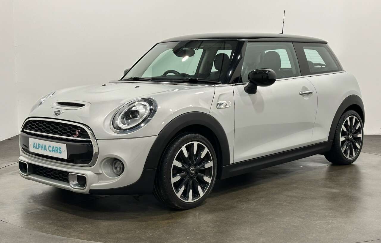 A 2020 MINI HATCH 2.0 Cooper S Exclusive Hatchback 3dr Petrol Steptronic Euro 6 (s/s) (192 ps A 2020 MINI HATCH 2.0 Cooper S Exclusive Hatchback 3dr Petrol Steptronic Euro 6 (s/s) (192 ps