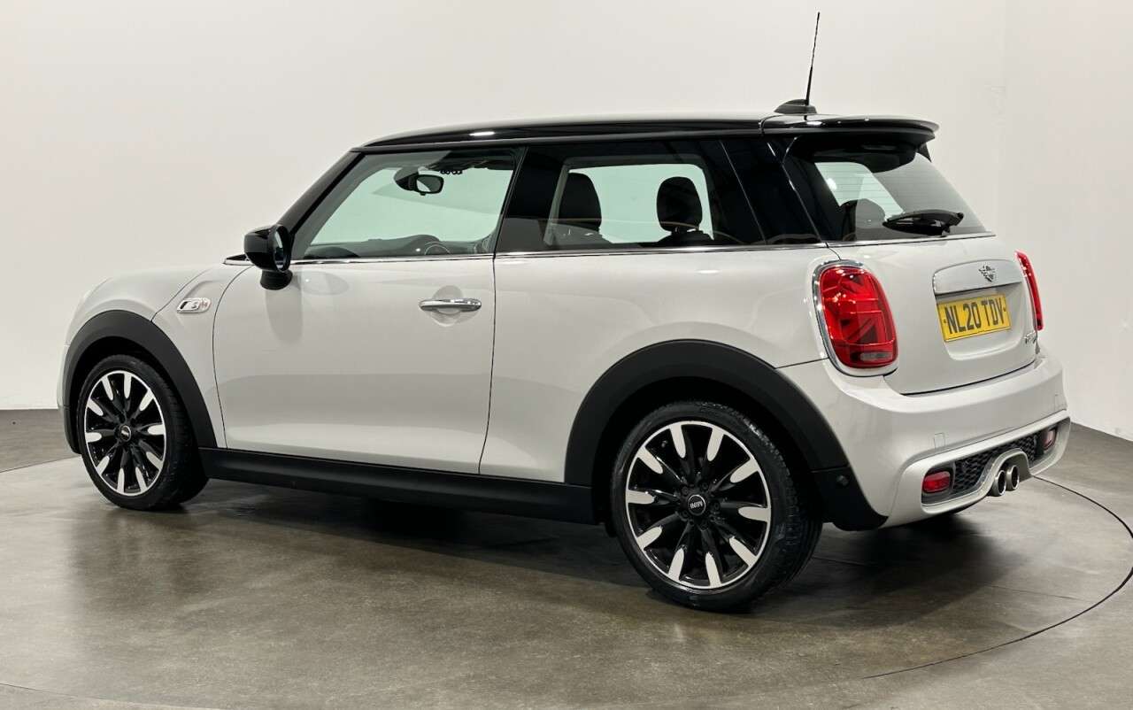 A 2020 MINI HATCH 2.0 Cooper S Exclusive Hatchback 3dr Petrol Steptronic Euro 6 (s/s) (192 ps A 2020 MINI HATCH 2.0 Cooper S Exclusive Hatchback 3dr Petrol Steptronic Euro 6 (s/s) (192 ps