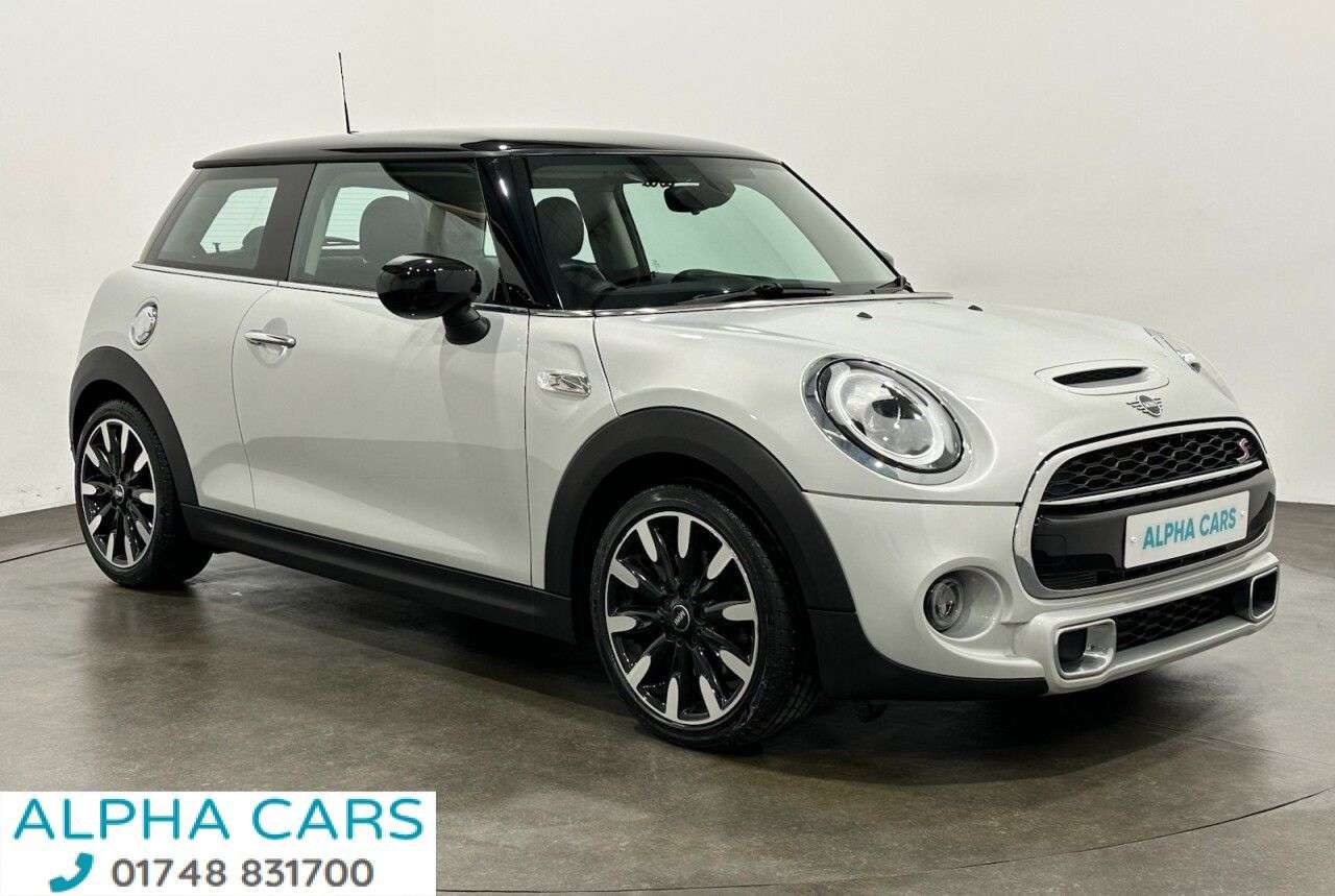 A 2020 MINI HATCH 2.0 Cooper S Exclusive Hatchback 3dr Petrol Steptronic Euro 6 (s/s) (192 ps A 2020 MINI HATCH 2.0 Cooper S Exclusive Hatchback 3dr Petrol Steptronic Euro 6 (s/s) (192 ps