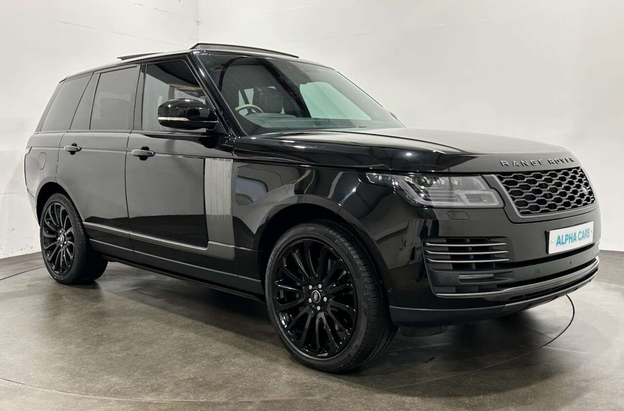A 2019 LAND ROVER RANGE ROVER 4.4 SD V8 Autobiography SUV 5dr Diesel Auto 4WD Euro 6 (s/s) (339 ps) Compl A 2019 LAND ROVER RANGE ROVER 4.4 SD V8 Autobiography SUV 5dr Diesel Auto 4WD Euro 6 (s/s) (339 ps) Compl