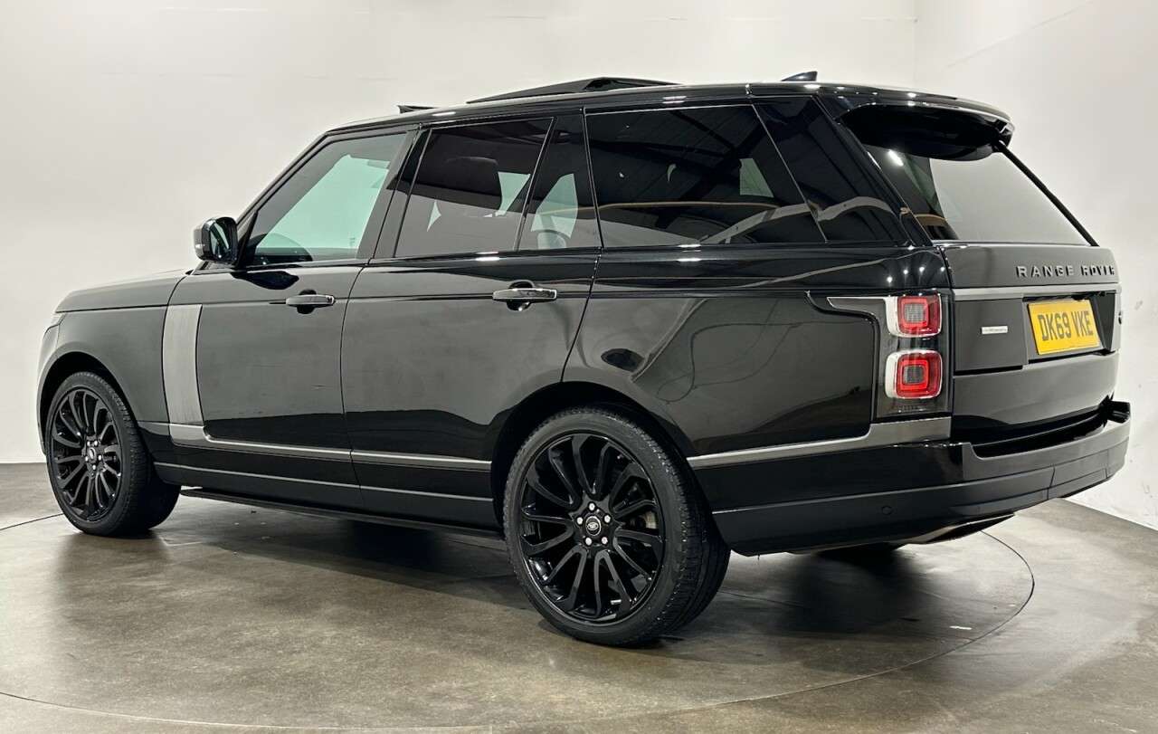 A 2019 LAND ROVER RANGE ROVER 4.4 SD V8 Autobiography SUV 5dr Diesel Auto 4WD Euro 6 (s/s) (339 ps) Compl A 2019 LAND ROVER RANGE ROVER 4.4 SD V8 Autobiography SUV 5dr Diesel Auto 4WD Euro 6 (s/s) (339 ps) Compl