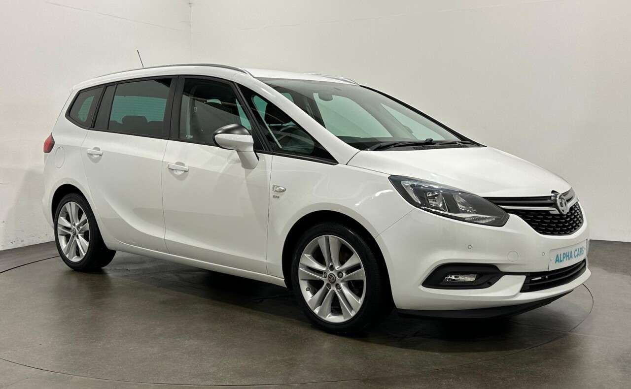 A 2017 VAUXHALL ZAFIRA TOURER 1.4i Turbo SRi MPV 5dr Petrol Manual Euro 6 (140 ps) A 2017 VAUXHALL ZAFIRA TOURER 1.4i Turbo SRi MPV 5dr Petrol Manual Euro 6 (140 ps)