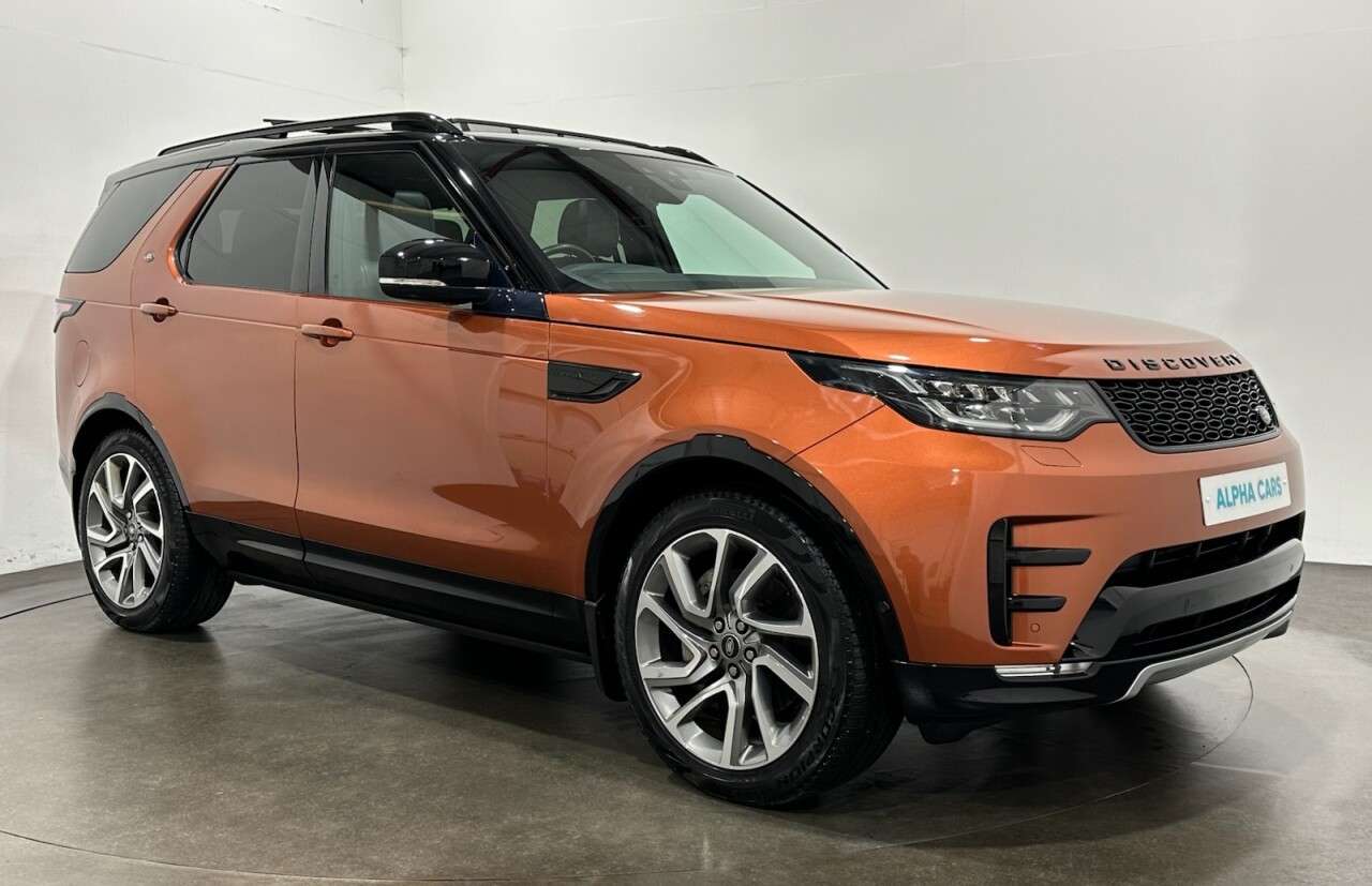 A 2019 LAND ROVER DISCOVERY 3.0 SD V6 Landmark Edition SUV 5dr Diesel Auto 4WD Euro 6 (s/s) (306 ps) St A 2019 LAND ROVER DISCOVERY 3.0 SD V6 Landmark Edition SUV 5dr Diesel Auto 4WD Euro 6 (s/s) (306 ps) St